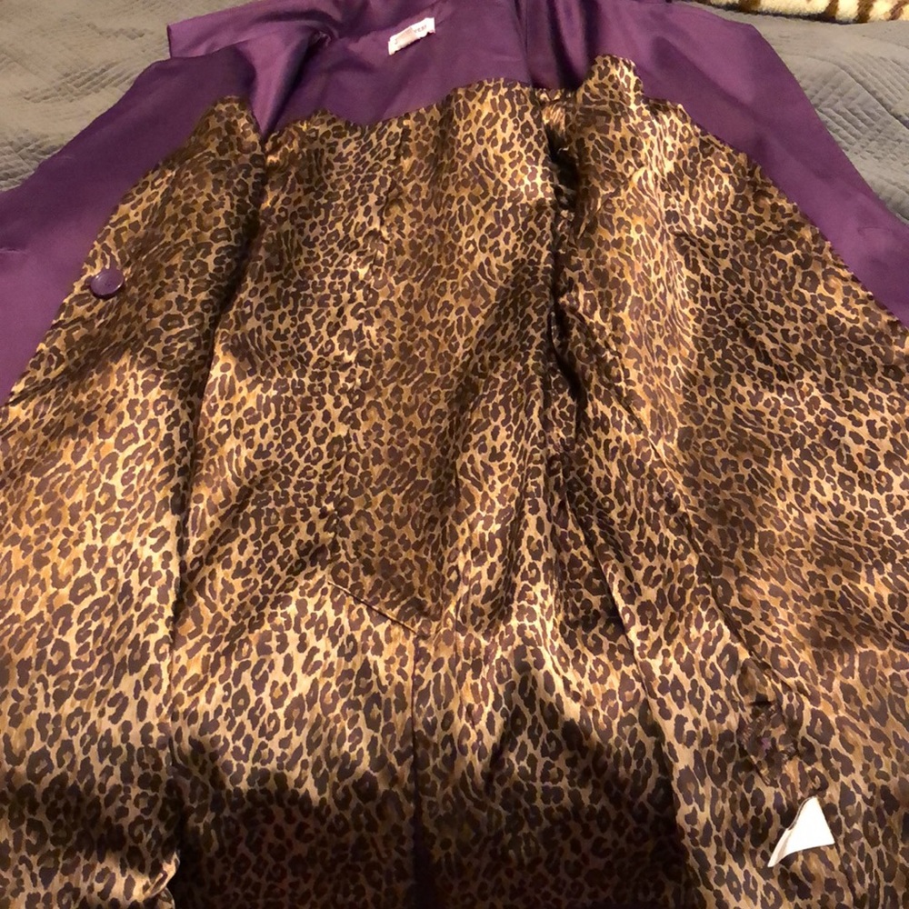 Joan Rivers purple trench coat - Picture 5 of 11